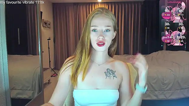 Snapshot of Hot_Mia_ chatting on 11/06/25, 12:09 Hot Mia online show from 11/06/25, 12:09