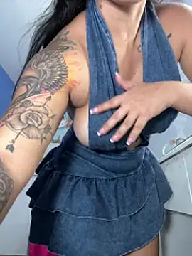 Snapshot of lau_ass_goddess chatting on 02/05/26, 02:18 lau ass goddess online show from 02/05/26, 02:18