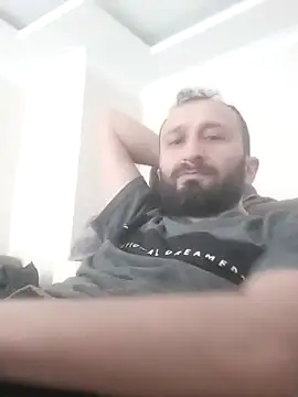 Snapshot of Yaramaz331 chatting on 03/21/25, 11:44 Yaramaz331 online show from 03/21/25, 11:44