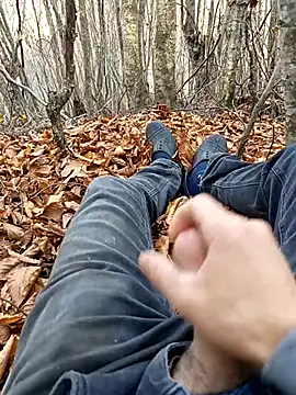 Snapshot of Yaramaz331 chatting on 11/11/25, 07:47 Yaramaz331 online show from 11/11/25, 07:47