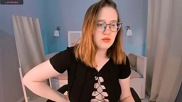 Snapshot of Charmy_Gracy chatting on 09/09/25, 10:57 Charmy Gracy online show from 09/09/25, 10:57