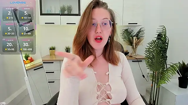 Charmy Gracy online show from 04/21/26, 11:39
