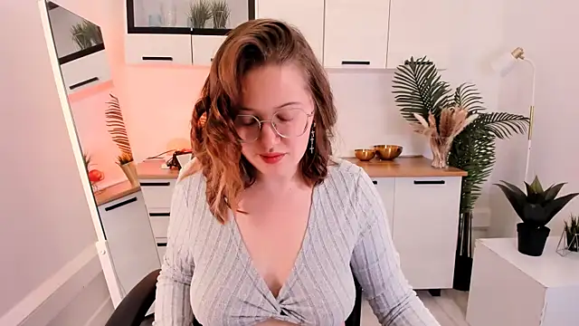 Snapshot of Charmy_Gracy chatting on 02/24/26, 10:49 Charmy Gracy online show from 02/24/26, 10:49