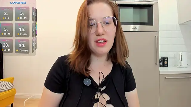 Snapshot of Charmy_Gracy chatting on 07/17/26, 11:07 Charmy Gracy online show from 07/17/26, 11:07