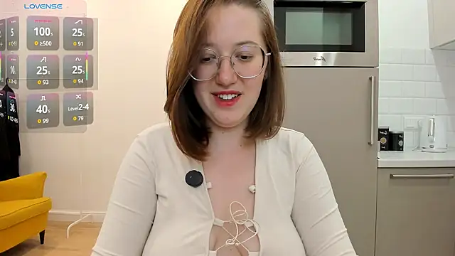 Snapshot of Charmy_Gracy chatting on 06/19/26, 08:42 Charmy Gracy online show from 06/19/26, 08:42