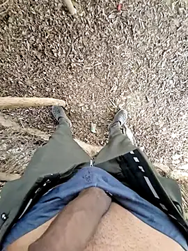 Snapshot of breejs chatting on 10/23/25, 06:12 breejs online show from 10/23/25, 06:12