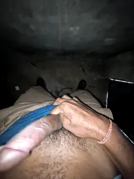 Snapshot of breejs chatting on 12/02/25, 02:23 breejs online show from 12/02/25, 02:23