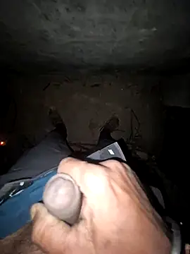 Snapshot of breejs chatting on 11/19/25, 02:39 breejs online show from 11/19/25, 02:39