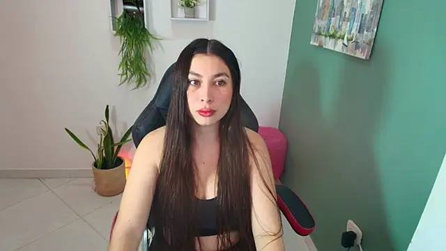 Snapshot of bella_99_ chatting on 09/13/25, 12:38 bella 99 online show from 09/13/25, 12:38