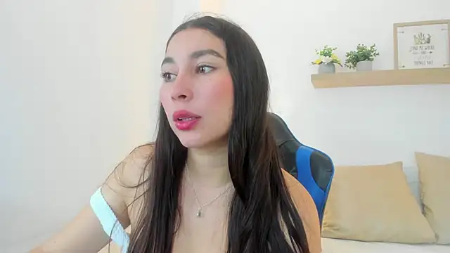 Snapshot of bella_99_ chatting on 06/12/26, 11:52 bella 99 online show from 06/12/26, 11:52