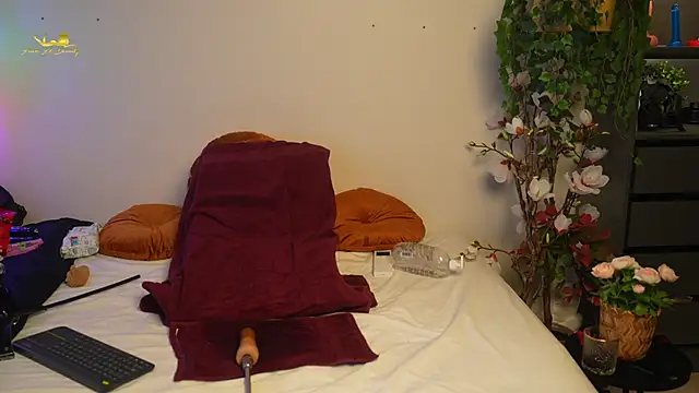 Snapshot of lacie_le_beauty chatting on 02/27/25, 07:58 lacie le beauty online show from 02/27/25, 07:58
