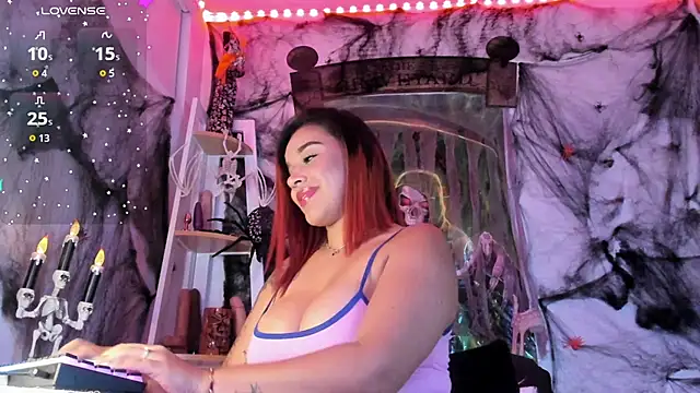 andrea lopezz  online show from 10/09/25, 02:56