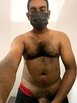 Snapshot of MALEHYPER chatting on 10/13/25, 06:48 MALEHYPER online show from 10/13/25, 06:48