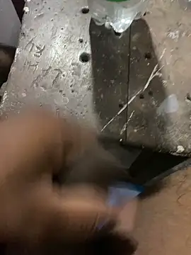 Snapshot of MALEHYPER chatting on 03/15/25, 11:51 MALEHYPER online show from 03/15/25, 11:51