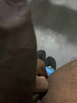 Snapshot of MALEHYPER chatting on 02/21/25, 12:27 MALEHYPER online show from 02/21/25, 12:27