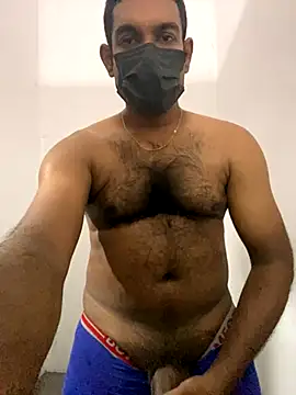 Snapshot of MALEHYPER chatting on 10/16/25, 12:24 MALEHYPER online show from 10/16/25, 12:24