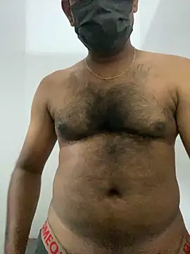 Snapshot of MALEHYPER chatting on 10/27/25, 11:22 MALEHYPER online show from 10/27/25, 11:22