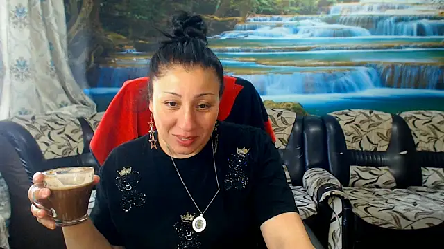 Snapshot of MoistMady chatting on 05/20/26, 10:34 MoistMady online show from 05/20/26, 10:34