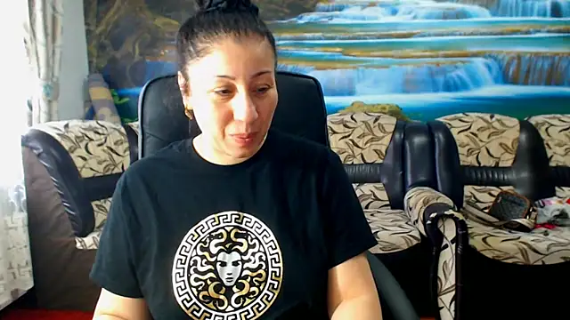 Snapshot of MoistMady chatting on 03/03/25, 06:31 MoistMady online show from 03/03/25, 06:31