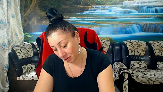 Snapshot of MoistMady chatting on 04/13/26, 02:54 MoistMady online show from 04/13/26, 02:54