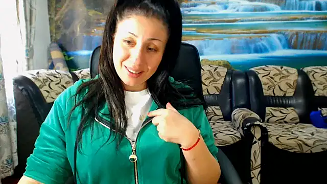 Snapshot of MoistMady chatting on 03/07/25, 10:46 MoistMady online show from 03/07/25, 10:46
