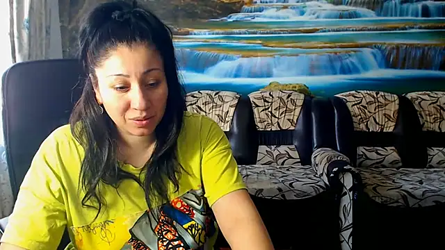 Snapshot of MoistMady chatting on 02/24/25, 08:49 MoistMady online show from 02/24/25, 08:49