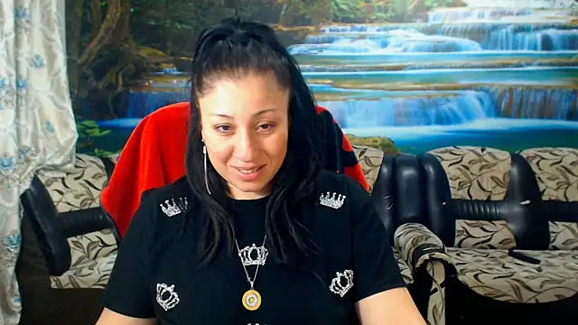 Snapshot of MoistMady chatting on 04/14/26, 08:36 MoistMady online show from 04/14/26, 08:36