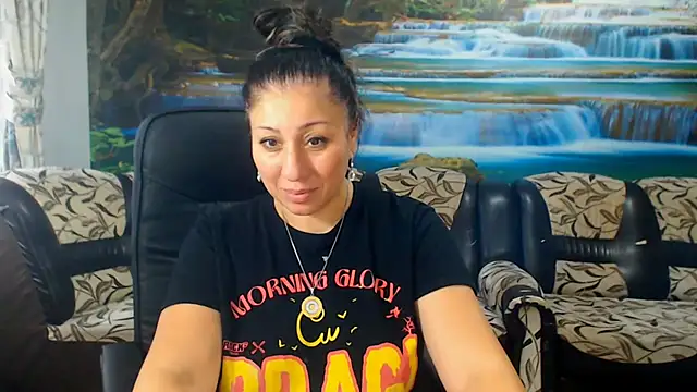 Snapshot of MoistMady chatting on 10/08/25, 06:59 MoistMady online show from 10/08/25, 06:59