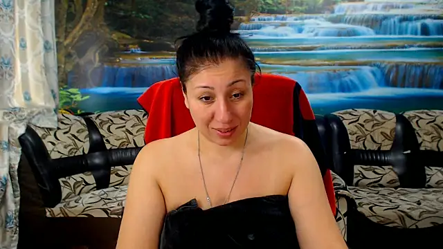 Snapshot of MoistMady chatting on 04/11/26, 11:03 MoistMady online show from 04/11/26, 11:03