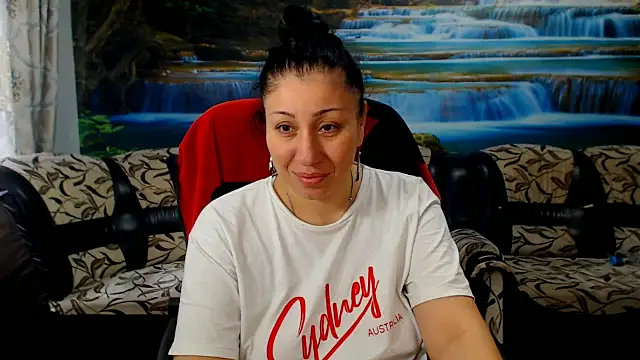 Snapshot of MoistMady chatting on 03/31/26, 05:31 MoistMady online show from 03/31/26, 05:31