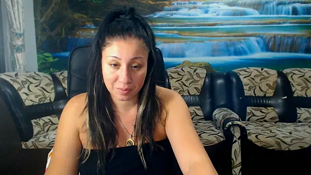 Snapshot of MoistMady chatting on 10/12/25, 08:10 MoistMady online show from 10/12/25, 08:10