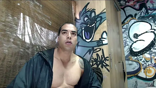 Snapshot of Justin_Frank chatting on 04/19/26, 02:18 Justin Frank online show from 04/19/26, 02:18