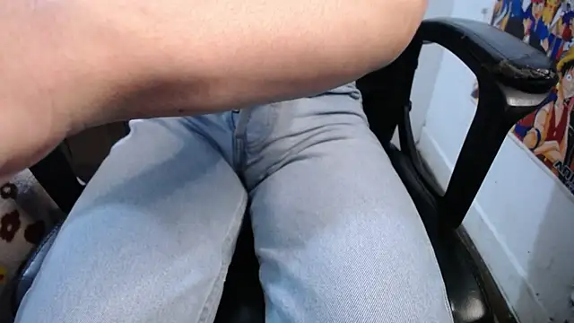 Snapshot of ricksamm chatting on 12/14/25, 11:38 ricksamm online show from 12/14/25, 11:38