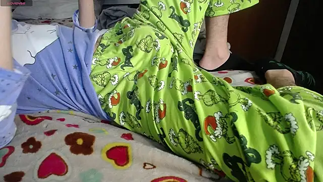 Snapshot of ricksamm chatting on 12/21/25, 10:50 ricksamm online show from 12/21/25, 10:50