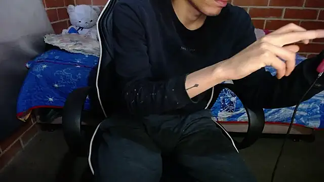 Snapshot of ricksamm chatting on 02/10/26, 11:42 ricksamm online show from 02/10/26, 11:42