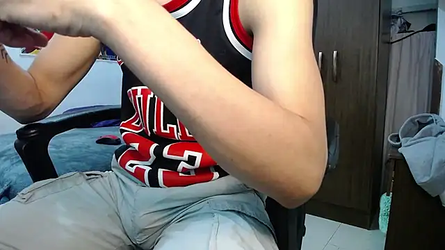 Snapshot of ricksamm chatting on 02/20/25, 04:25 ricksamm online show from 02/20/25, 04:25