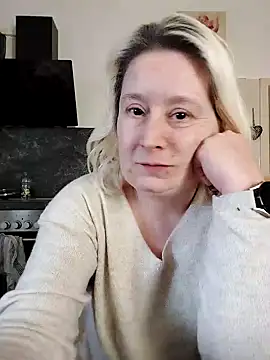 Snapshot of GeileEstelle chatting on 02/07/25, 10:19 GeileEstelle online show from 02/07/25, 10:19