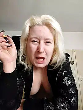 Snapshot of GeileEstelle chatting on 02/22/25, 05:55 GeileEstelle online show from 02/22/25, 05:55