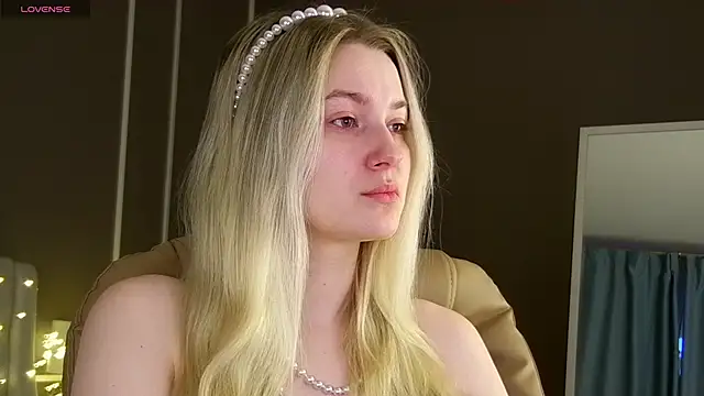 Snapshot of elinanortas chatting on 03/08/25, 01:06 elinanortas online show from 03/08/25, 01:06