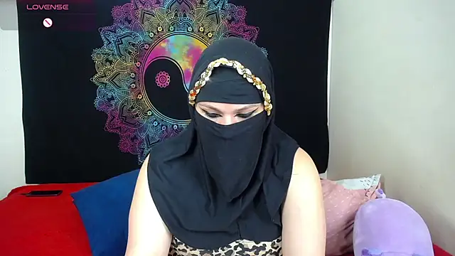 evelyn  salah online show from 10/26/25, 08:42