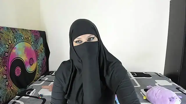 Snapshot of evelyn__salah chatting on 07/19/26, 12:30 evelyn salah online show from 07/19/26, 12:30