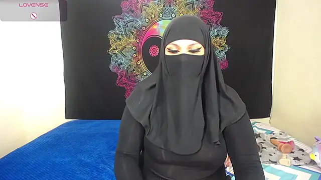 evelyn  salah online show from 10/28/25, 09:58