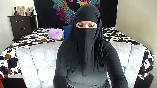 evelyn  salah online show from 12/01/25, 07:15