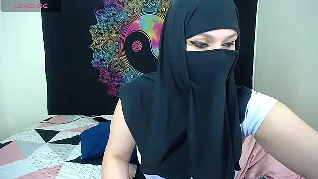 evelyn  salah online show from 10/26/25, 12:44