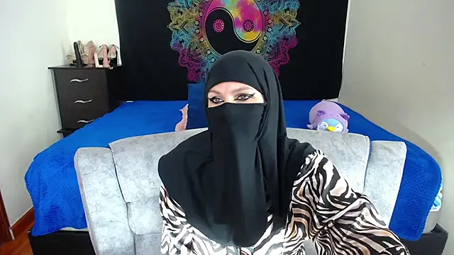 evelyn  salah online show from 11/30/25, 05:25