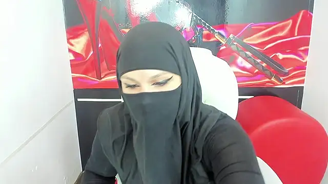 Snapshot of evelyn__salah chatting on 01/08/26, 10:05 evelyn salah online show from 01/08/26, 10:05