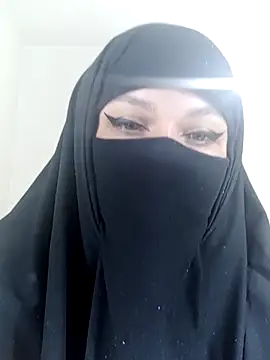 evelyn  salah online show from 10/14/25, 04:07