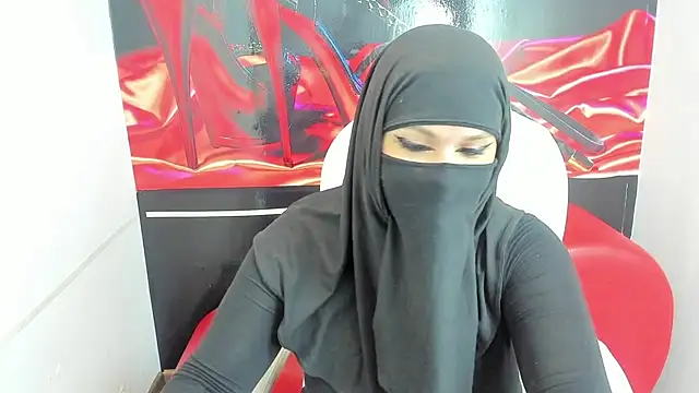 Snapshot of evelyn__salah chatting on 01/16/26, 10:14 evelyn salah online show from 01/16/26, 10:14