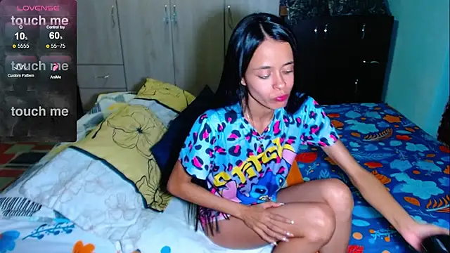 Mia sexy18  online show from 11/26/25, 02:00