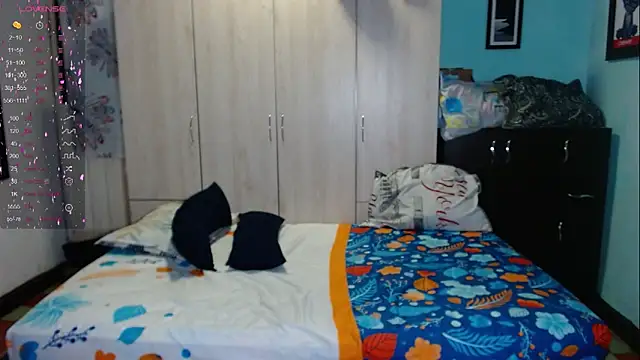 Mia sexy18  online show from 04/22/26, 12:17